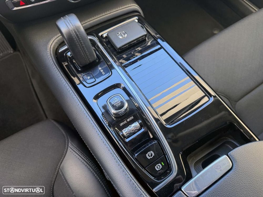 Volvo V60 2.0 T8 AWD TE Momentum Plus - 39