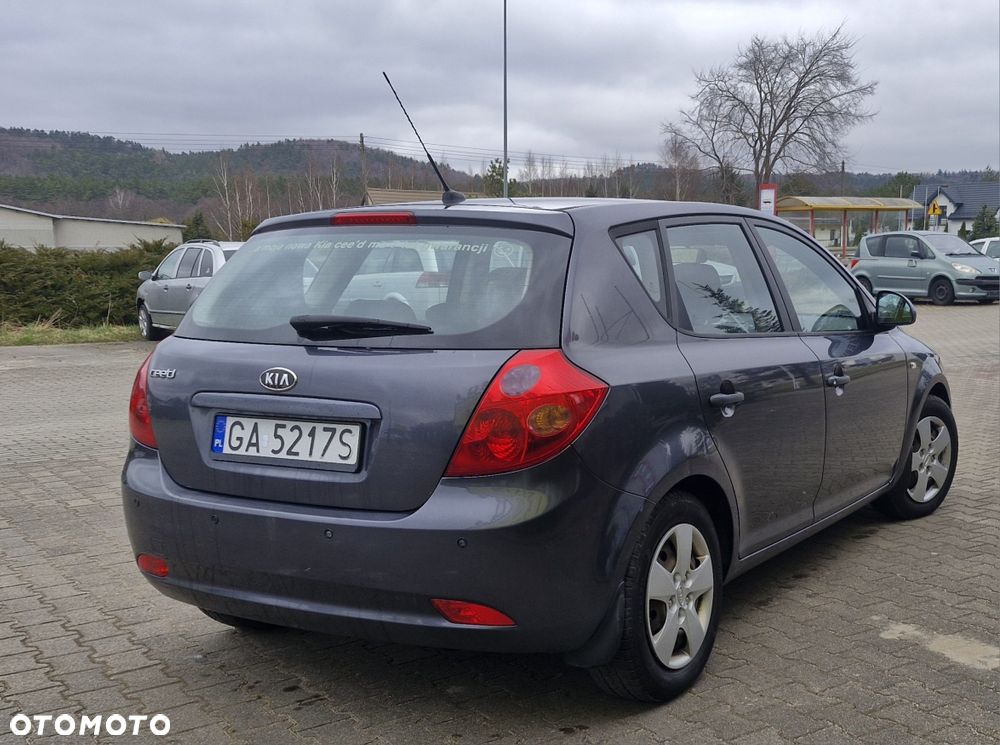 Kia Ceed - 3