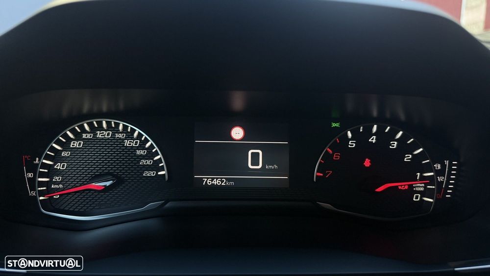 Peugeot 208 1.2 PureTech Active Pack - 23