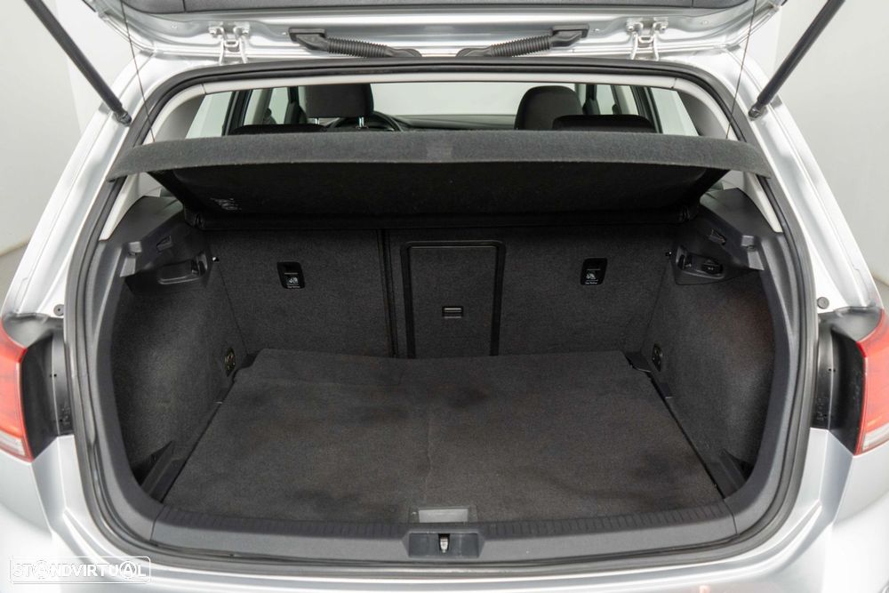 VW Golf 1.6 TDi Confortline - 12