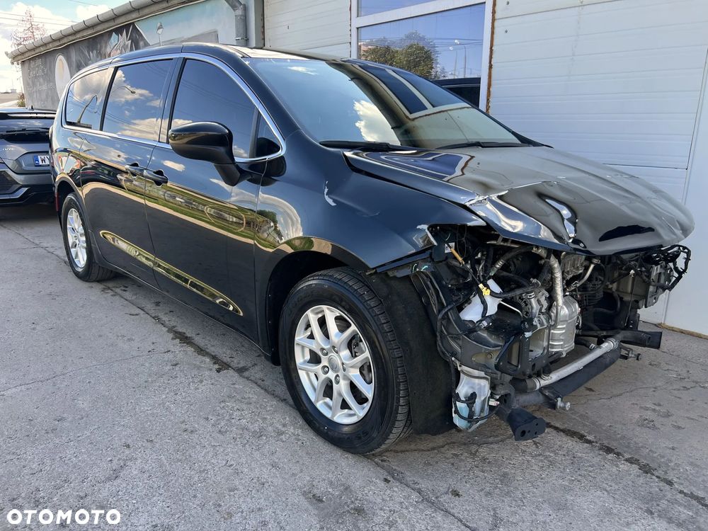 Chrysler Pacifica - 10
