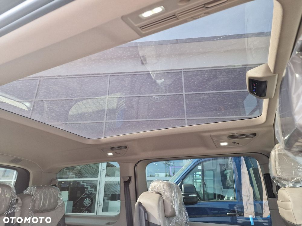 Volkswagen Multivan - 25