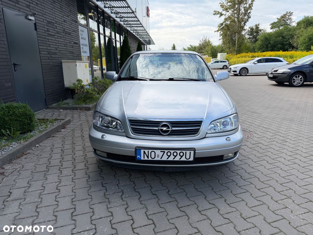 Opel Omega 2.2 Elegance - 2