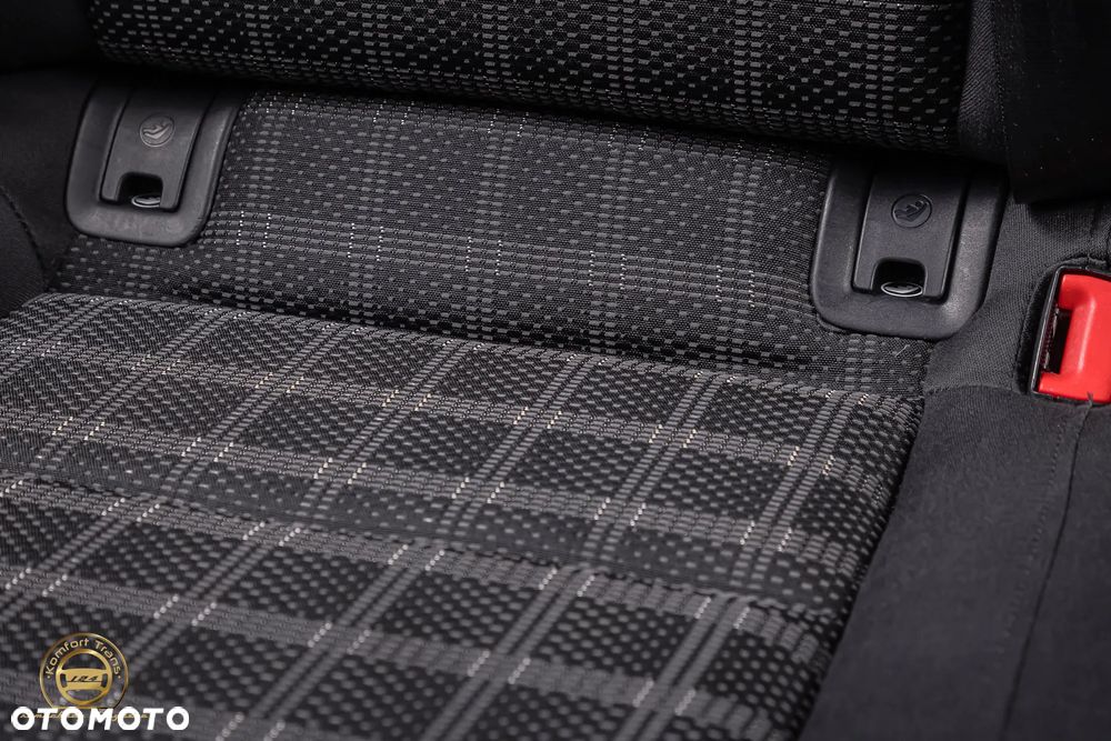 Audi A4 Avant 2.0 TDI DPF multitronic S line Sportpaket - 15