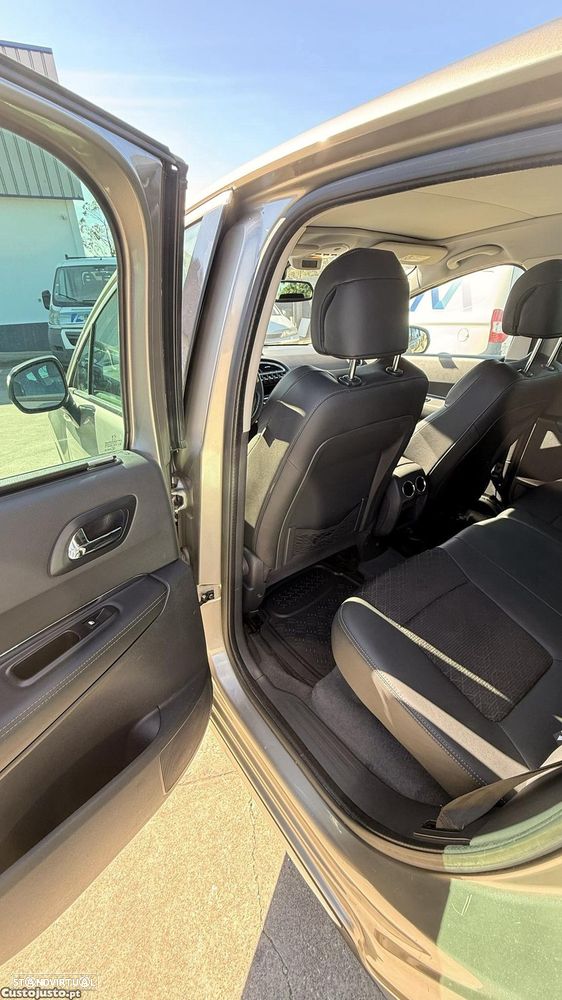 Peugeot 3008 1.6 HDi Allure - 5