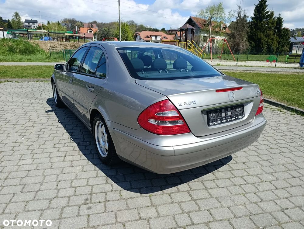 Mercedes-Benz Klasa E 220 CDI Automatik Classic DPF BusinessEDITION - 9