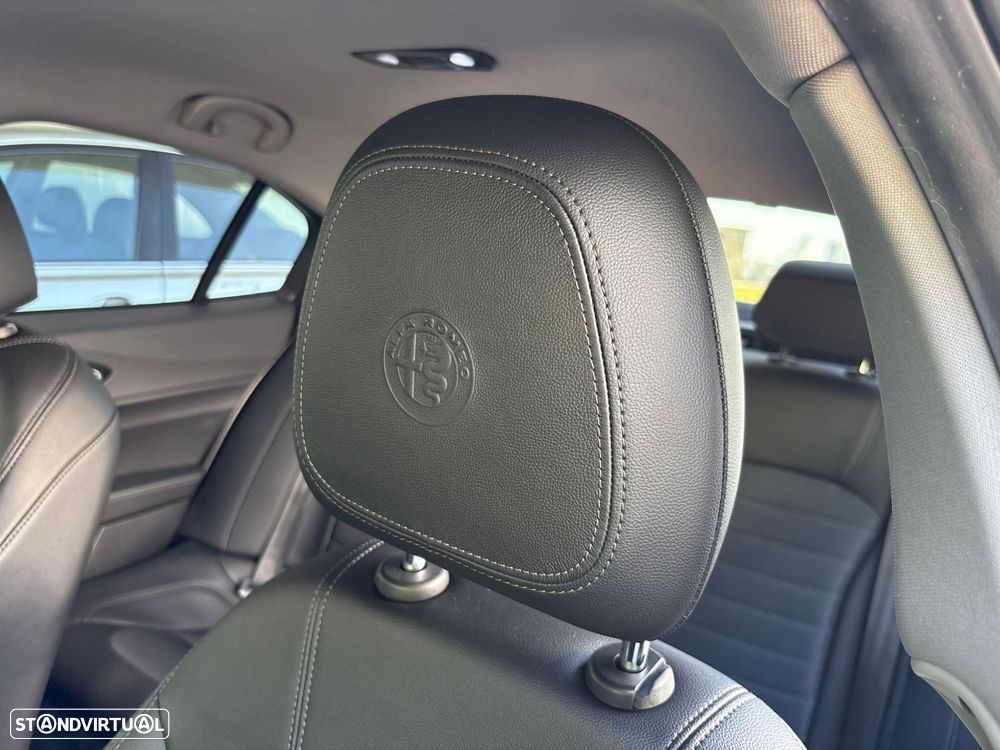 Alfa Romeo Giulia 2.2 D Super AT8 - 11