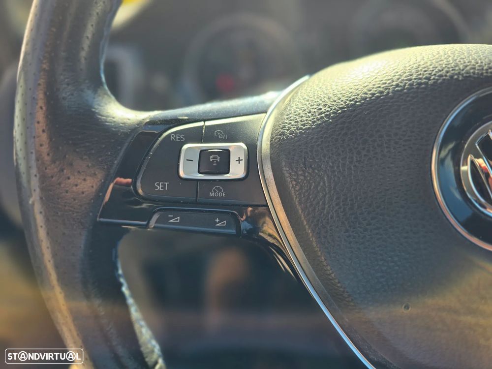 VW Golf Variant 1.6 TDi Highline DSG - 11
