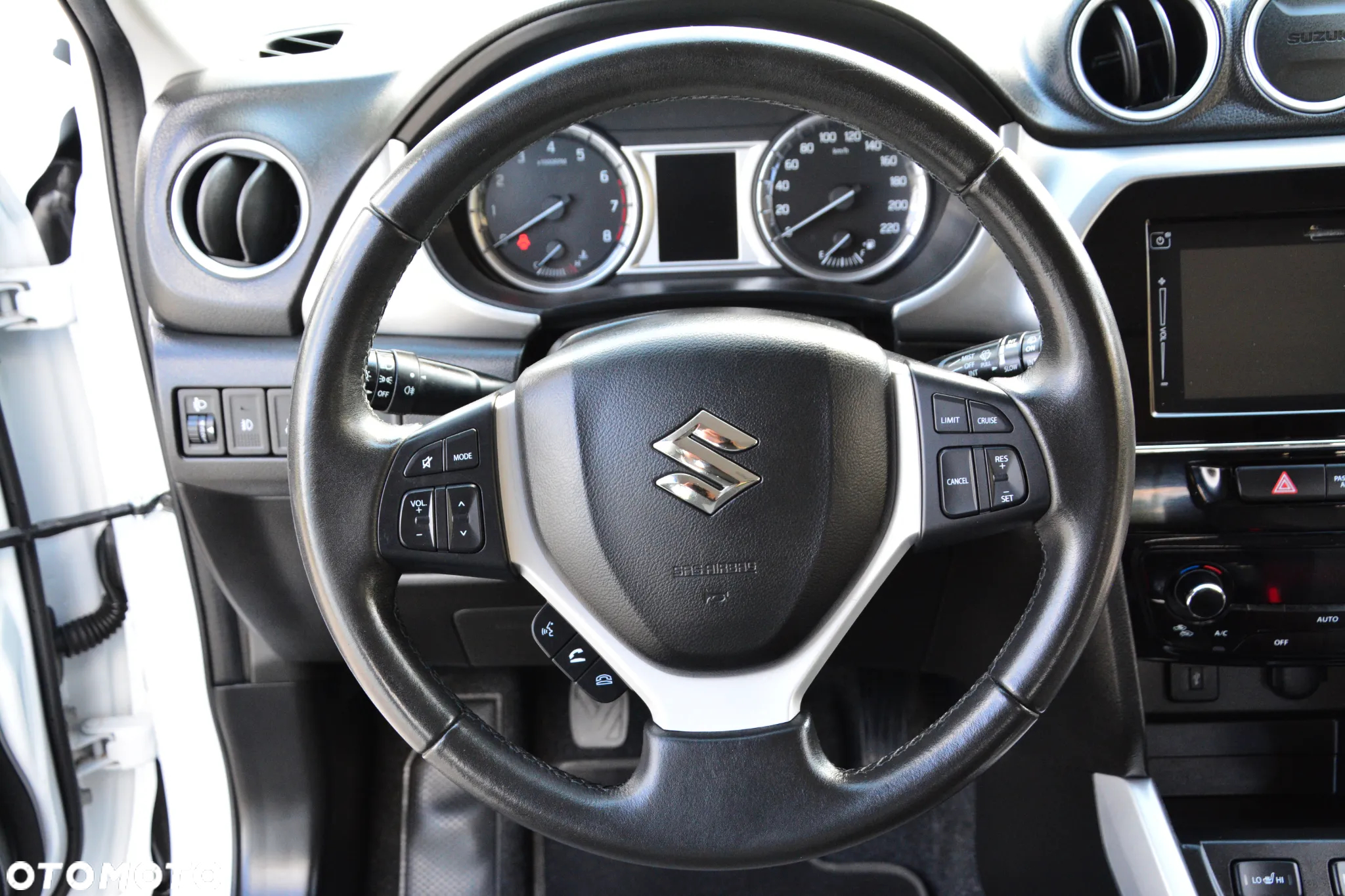 Suzuki Vitara 1.6 Premium 2WD - 34