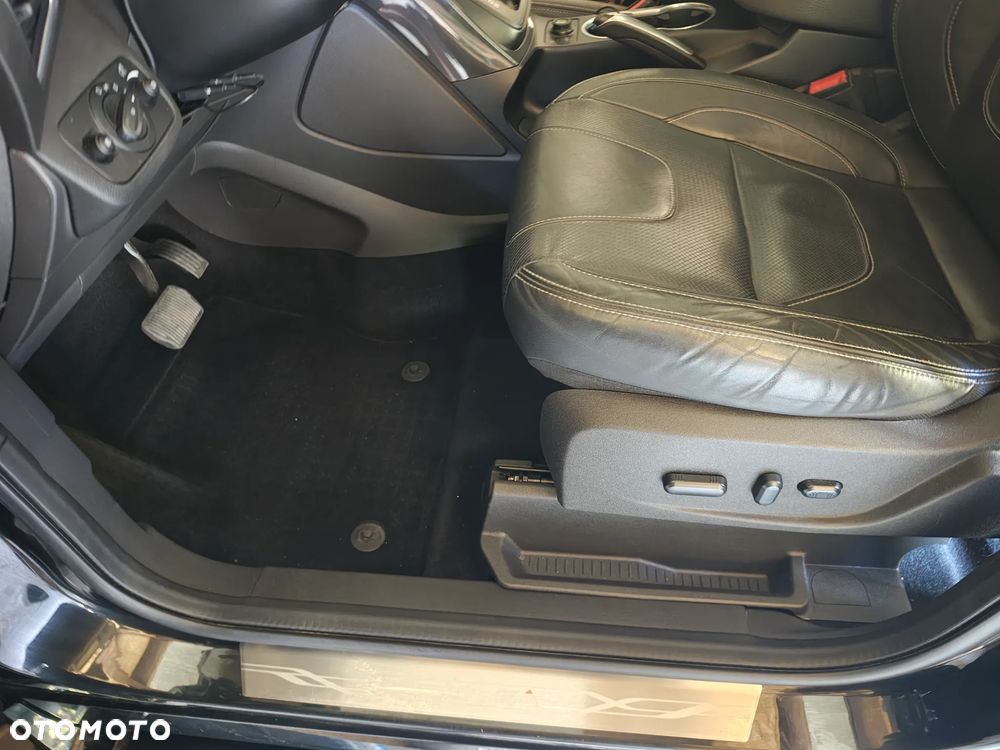 Ford Kuga 2.0 TDCi Individual MPS6 - 17