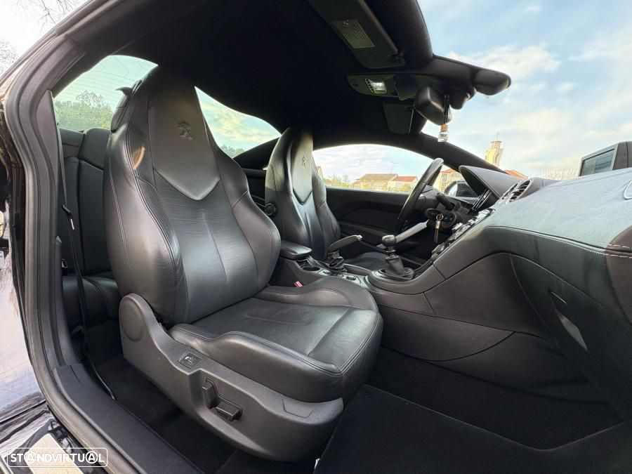 Peugeot RCZ 1.6 THP SE Black Yearling - 28