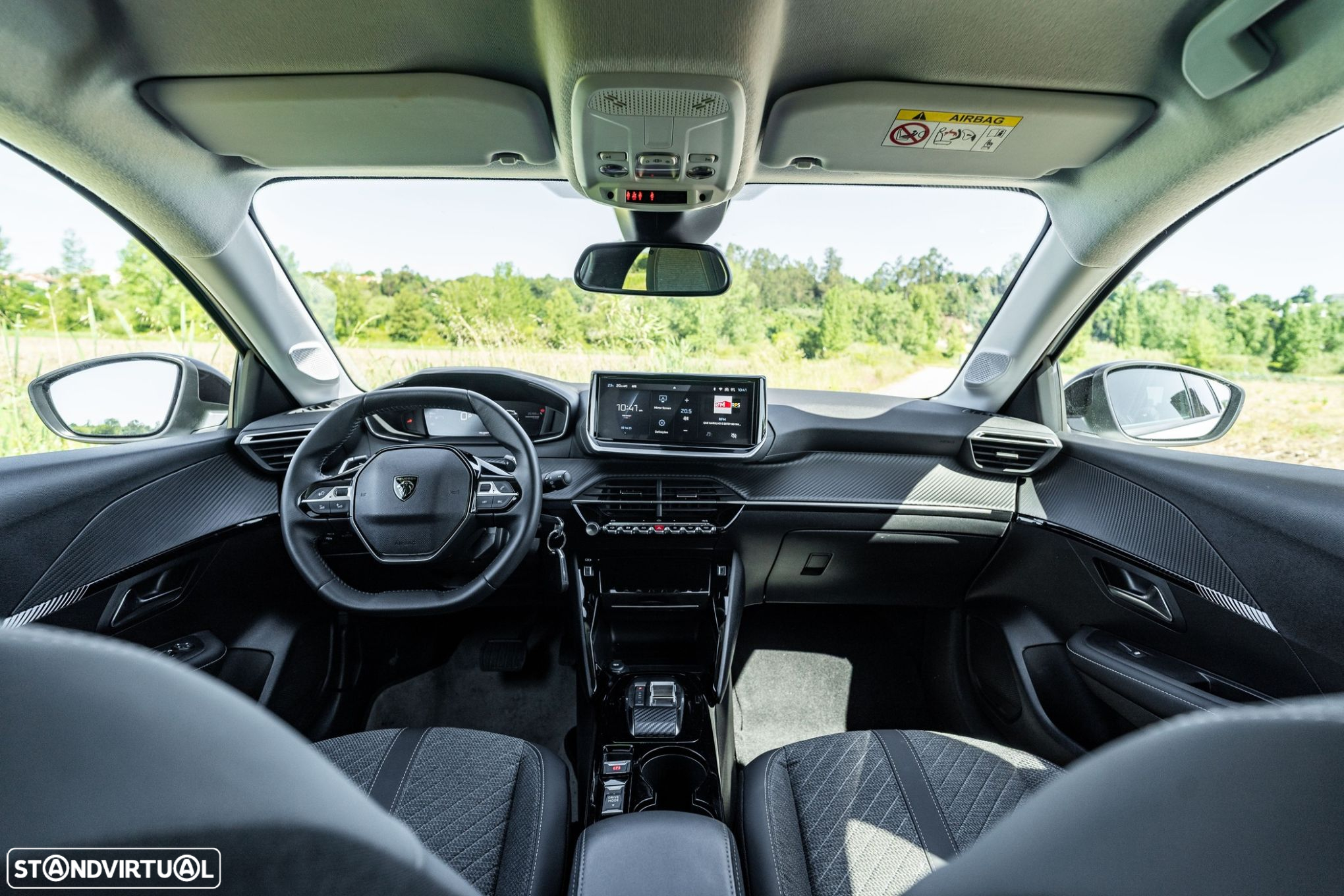 Peugeot 208 1.2 Hybrid Allure e-DCS6 - 29