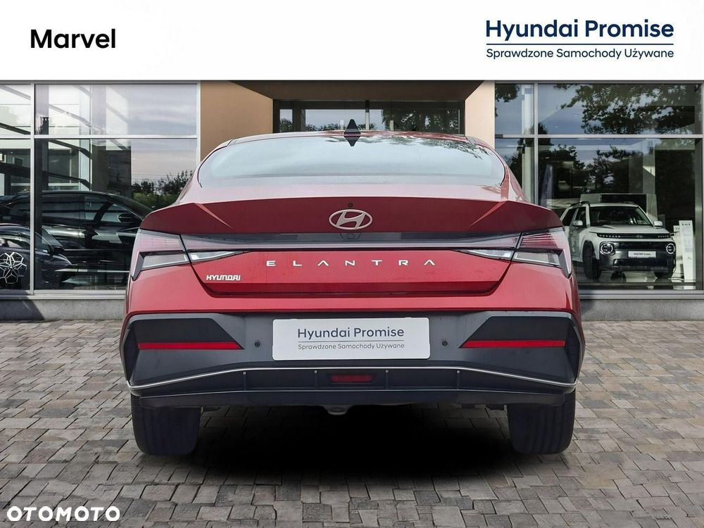 Hyundai Elantra - 5