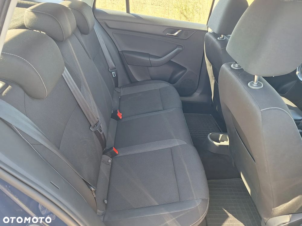Skoda RAPID 1.6 TDI DPF Ambition - 14