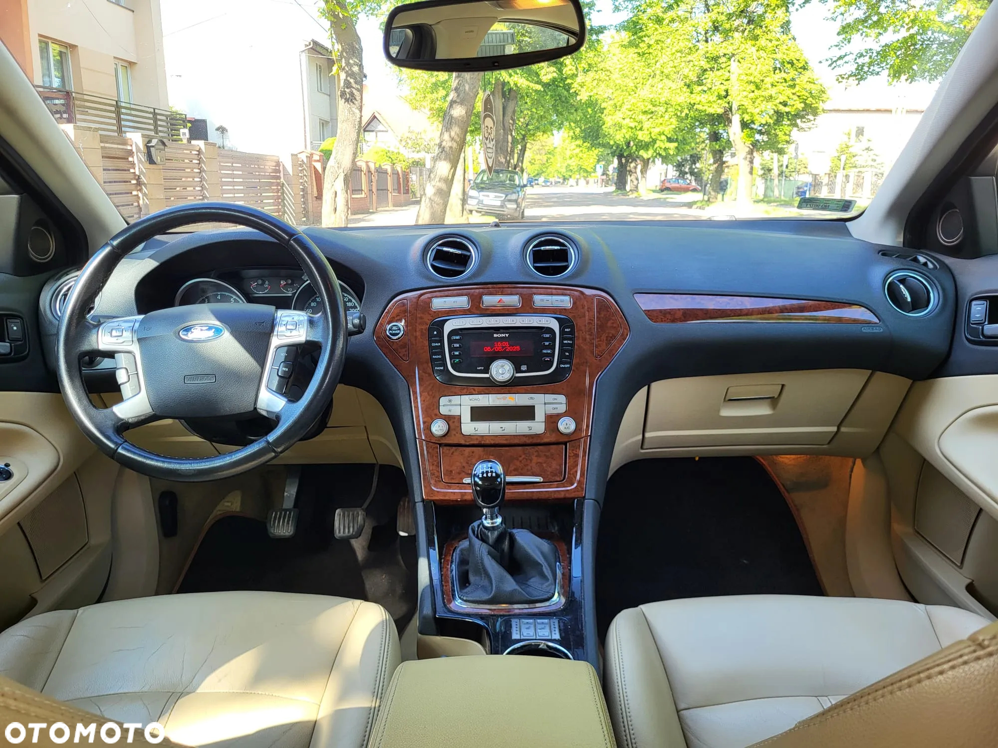 Ford Mondeo 2.5 Ghia - 8