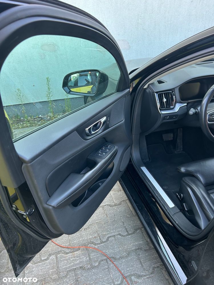 Volvo V60 D4 Momentum - 6
