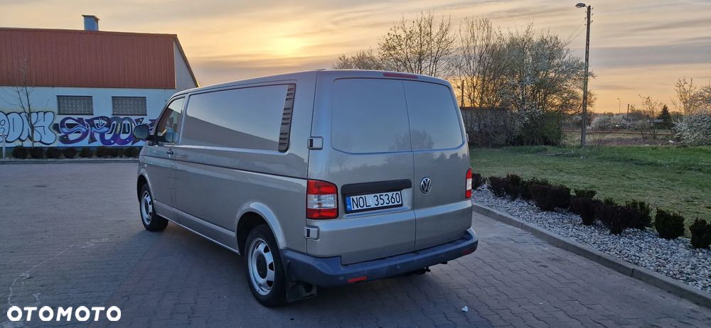 Volkswagen Transporter - 4