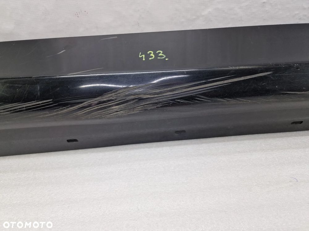 BMW E90 / E91 05- PRAWA LISTWA PROGOWA / NAKŁADKA PROGU , NR 5171-7062298 , NR AUKCJI PR433 - 9