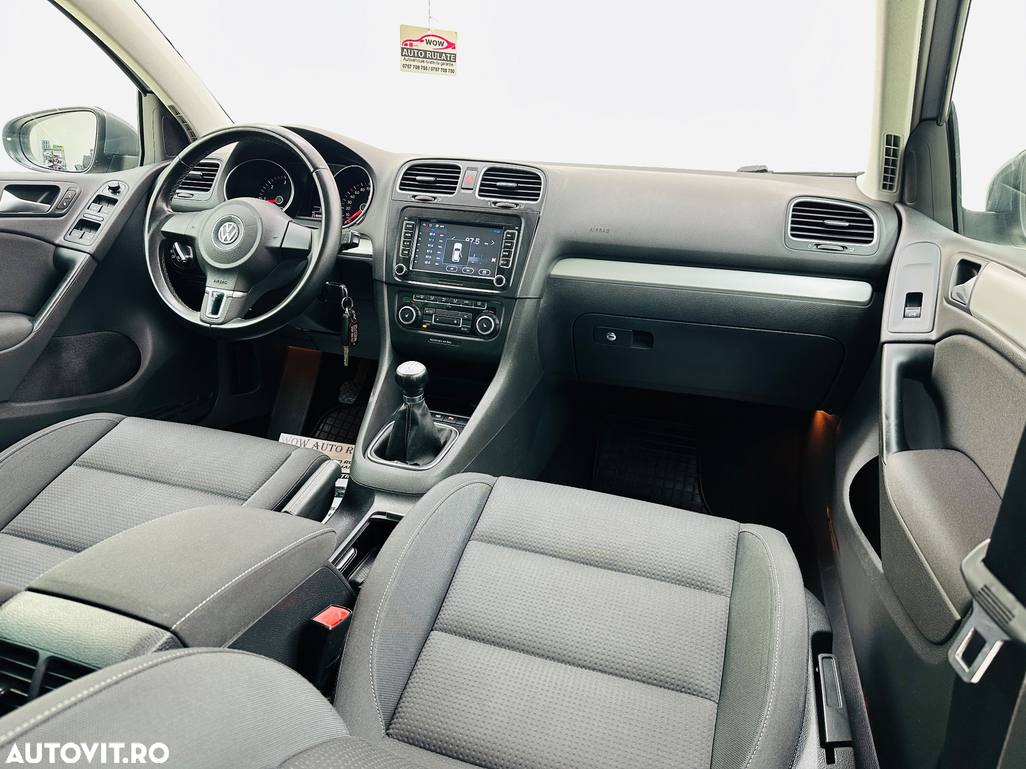 Volkswagen Golf - 22