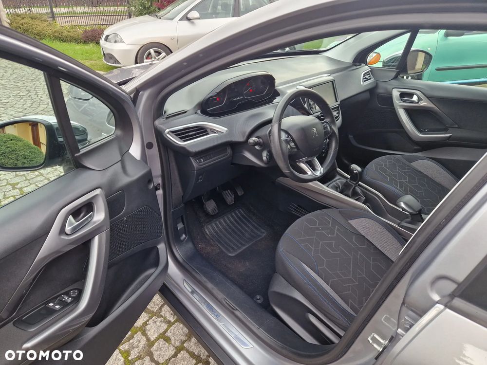 Peugeot 2008 1.2 Pure Tech Style - 25