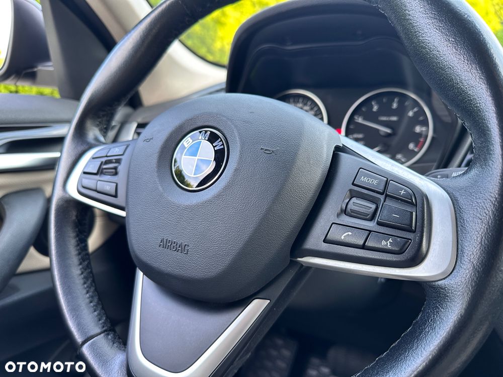 BMW X1 xDrive18d xLine - 27