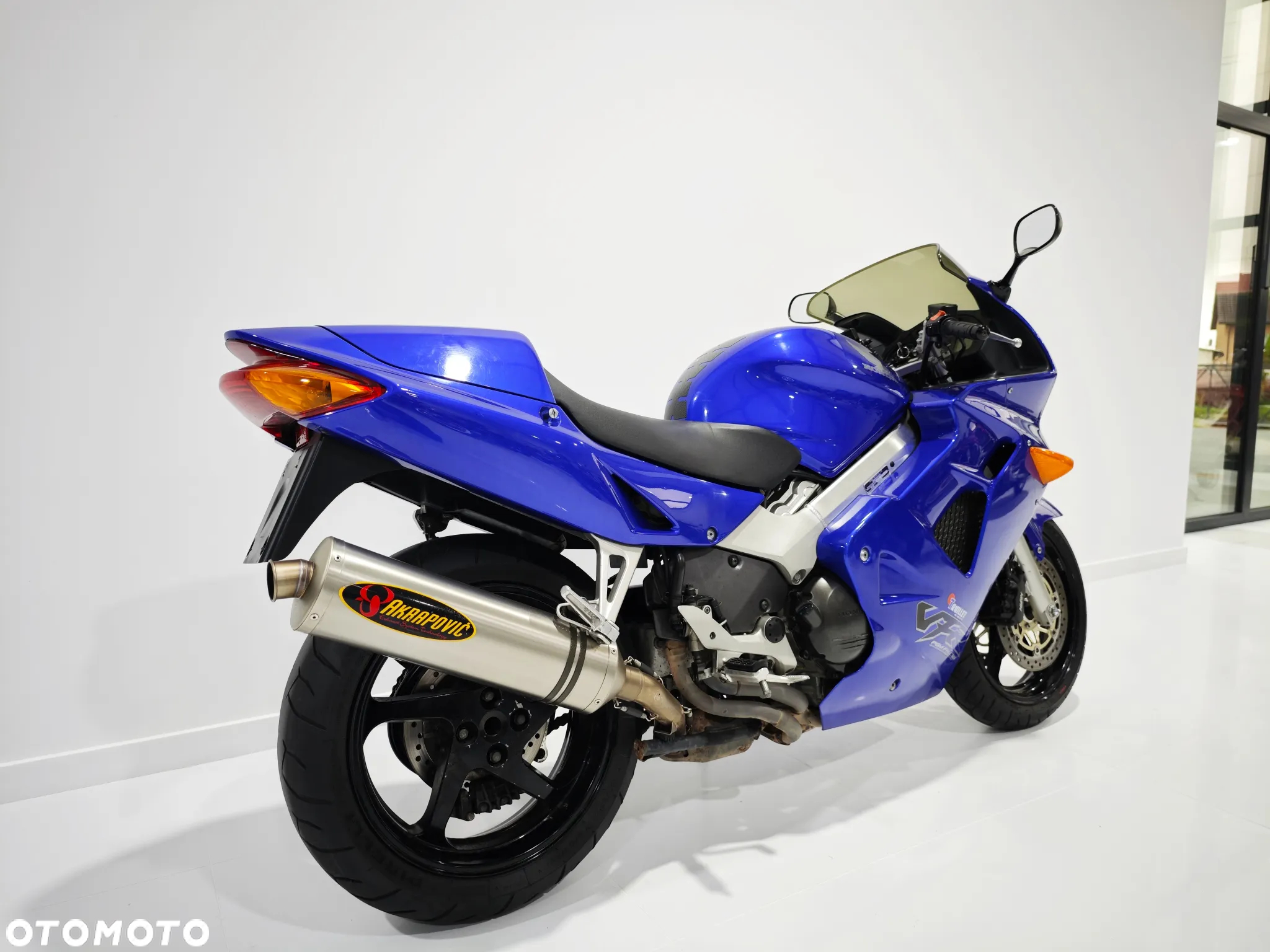 Honda VFR - 10