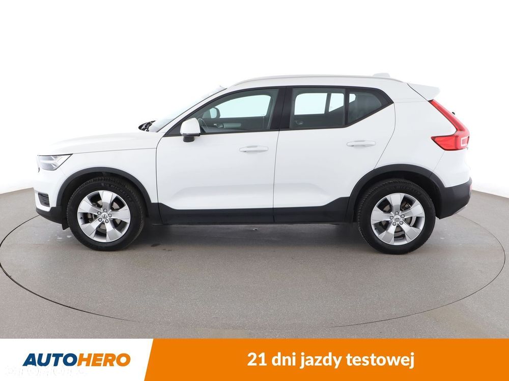Volvo XC 40 T3 Momentum Pro - 2