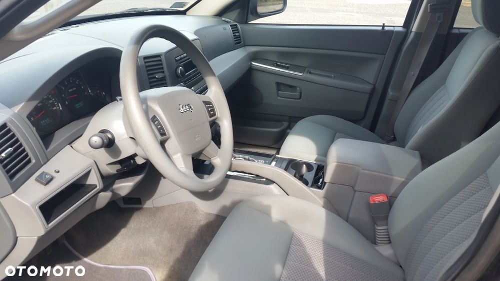 Jeep Grand Cherokee - 11