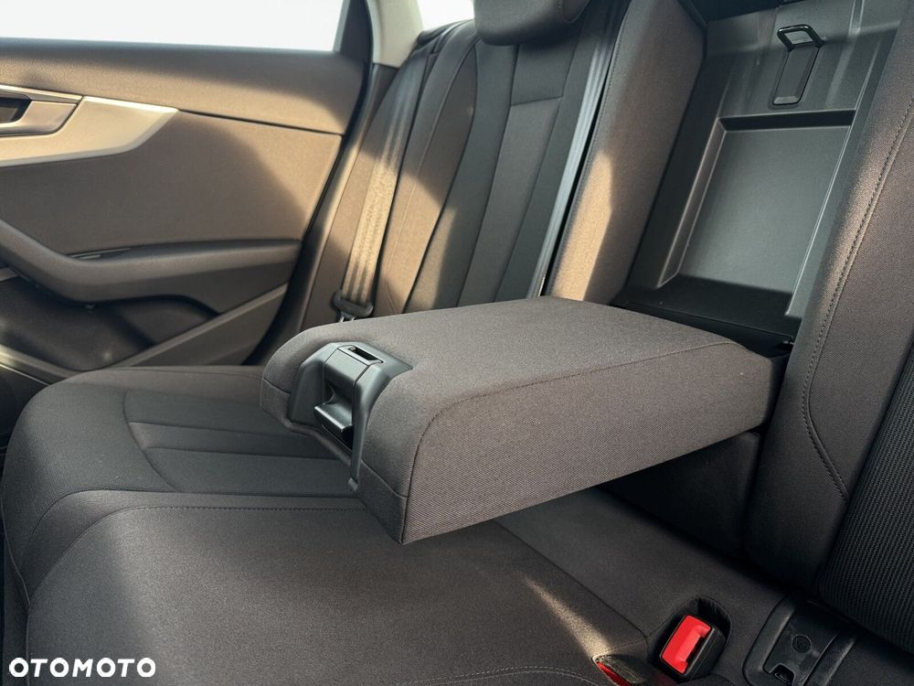 Audi A4 Limousine - 25