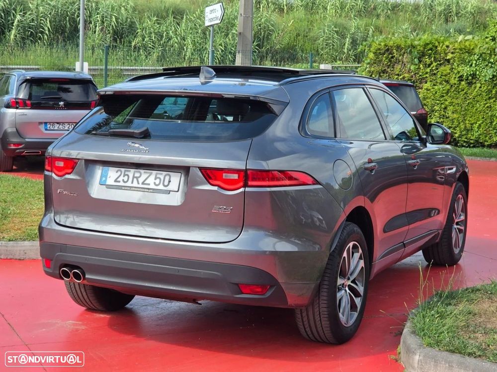 Jaguar F-Pace - 4