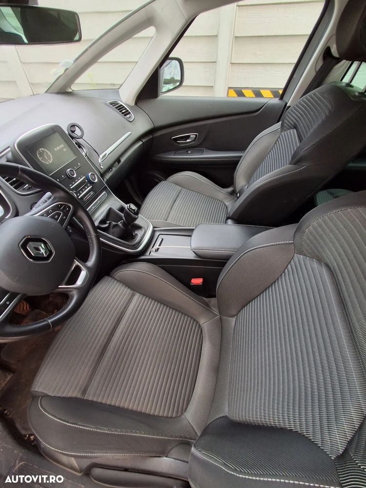 Renault Grand Scenic BLUE dCi 120 BUSINESS EDITION - 9