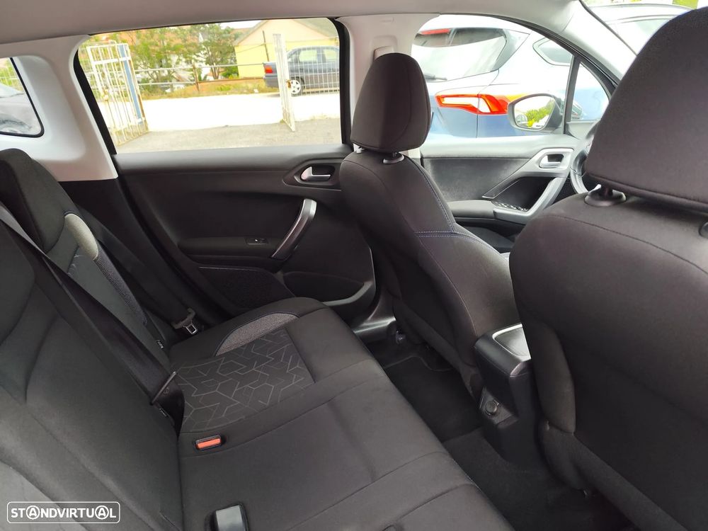 Peugeot 2008 1.2 PureTech Style - 13