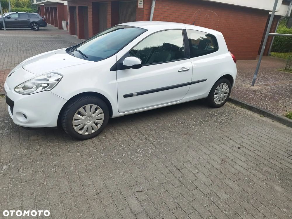 Renault Clio 1.2 16V Authentique - 1