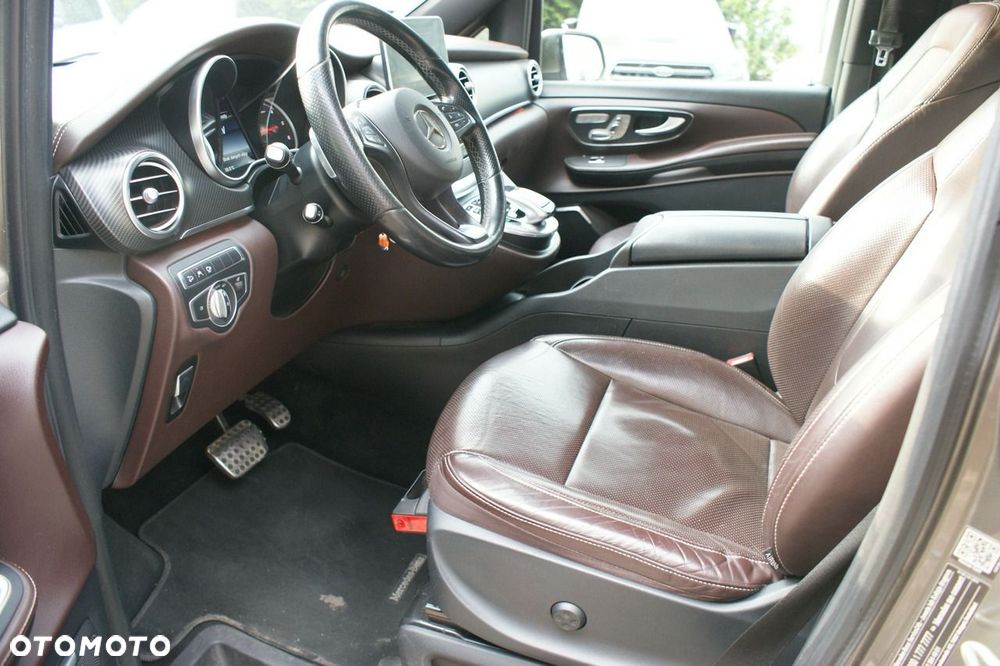 Mercedes-Benz Klasa V - 12