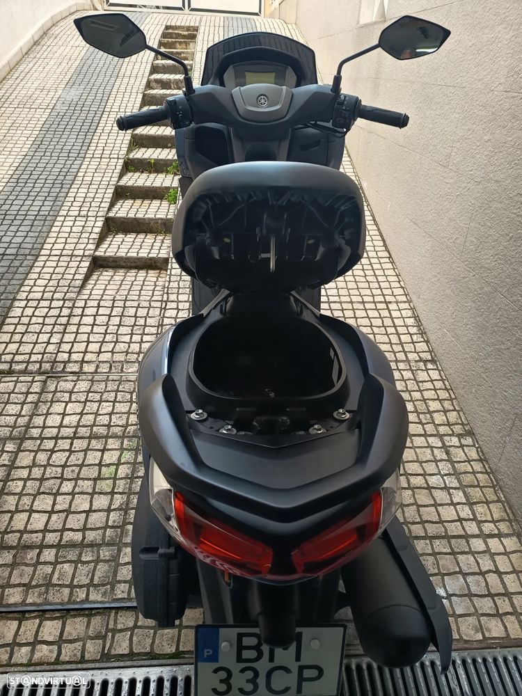 Yamaha NMAX - 1