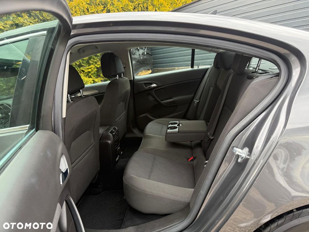 Opel Insignia 1.6 Turbo Edition - 15