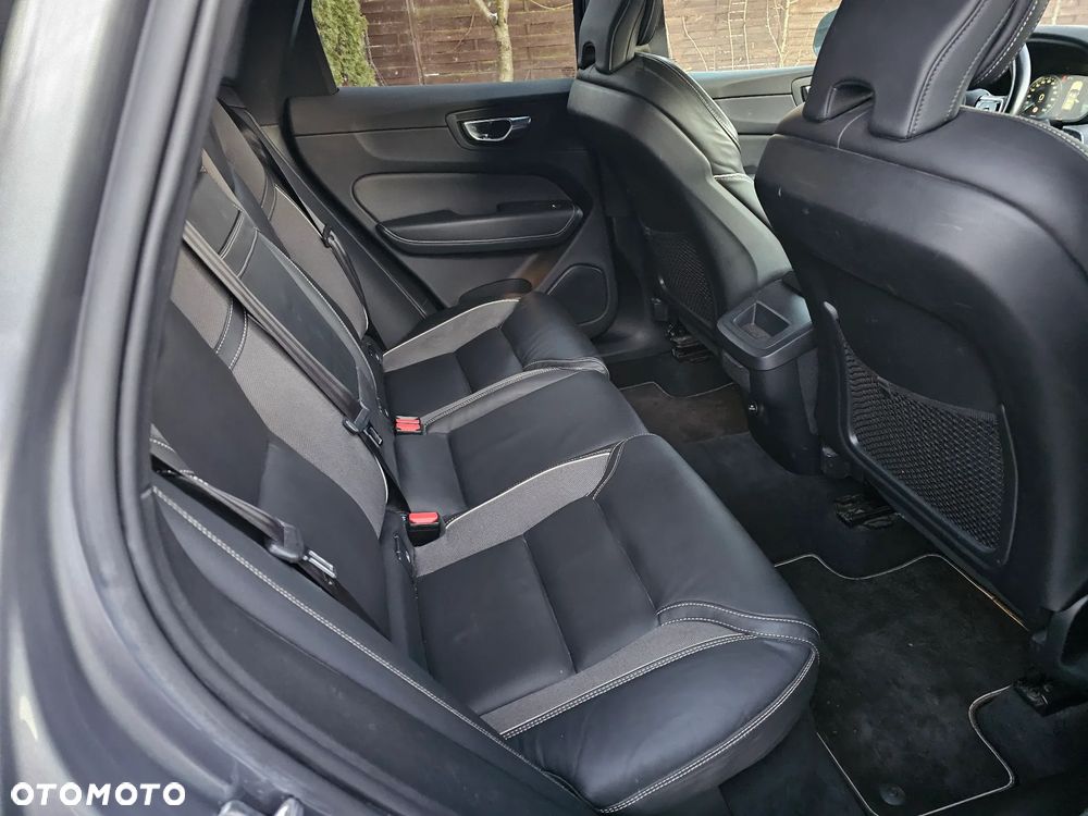 Volvo XC 60 D4 R-Design - 12