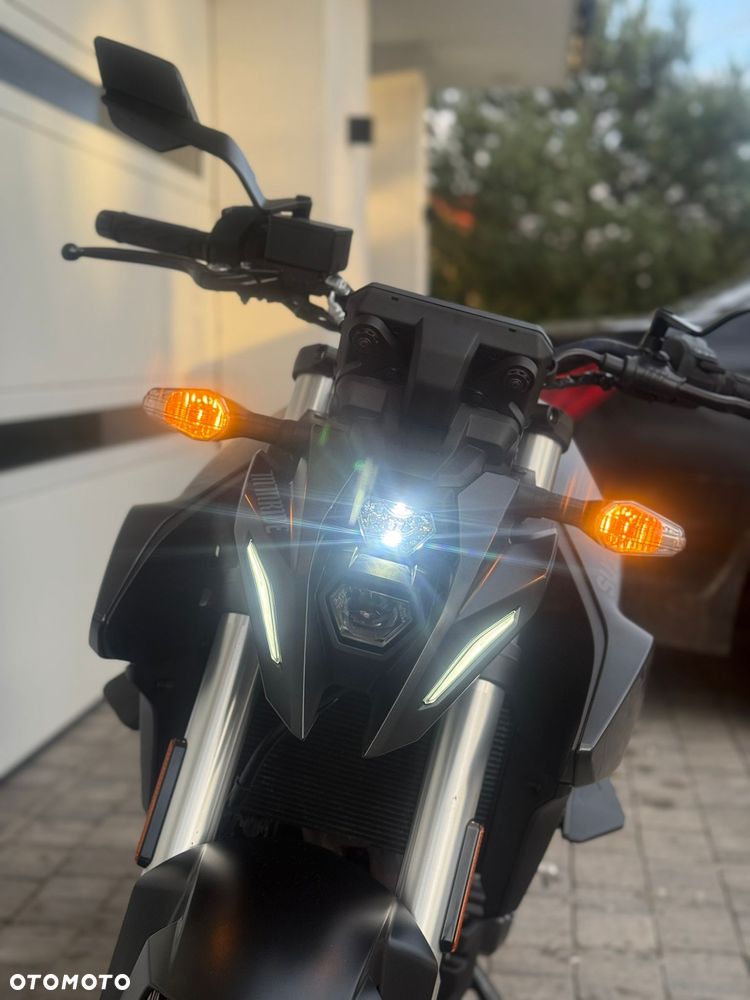 Suzuki GSX - 13