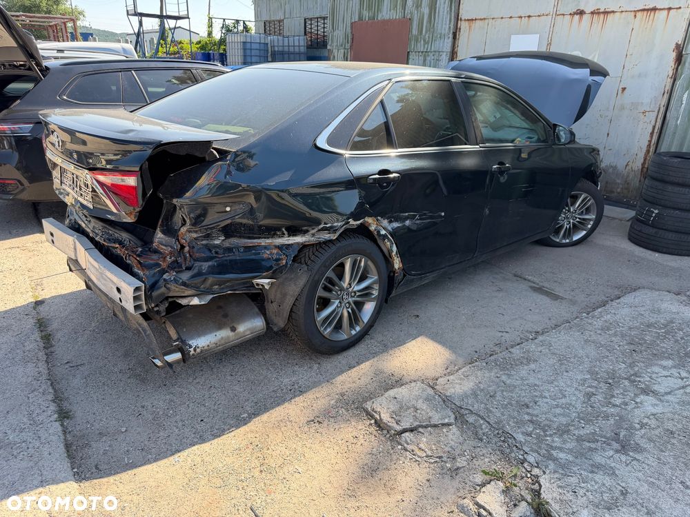Toyota Camry 2.5 LE - 3