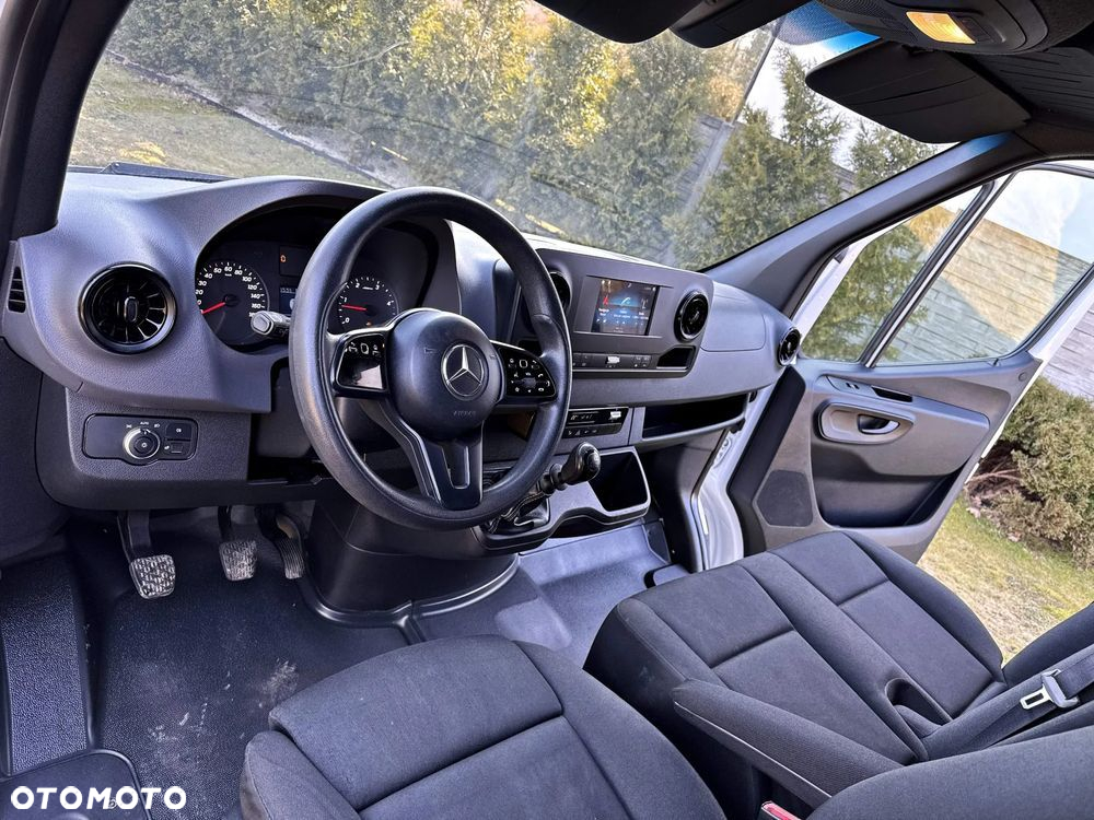 Mercedes-Benz Sprinter - 18