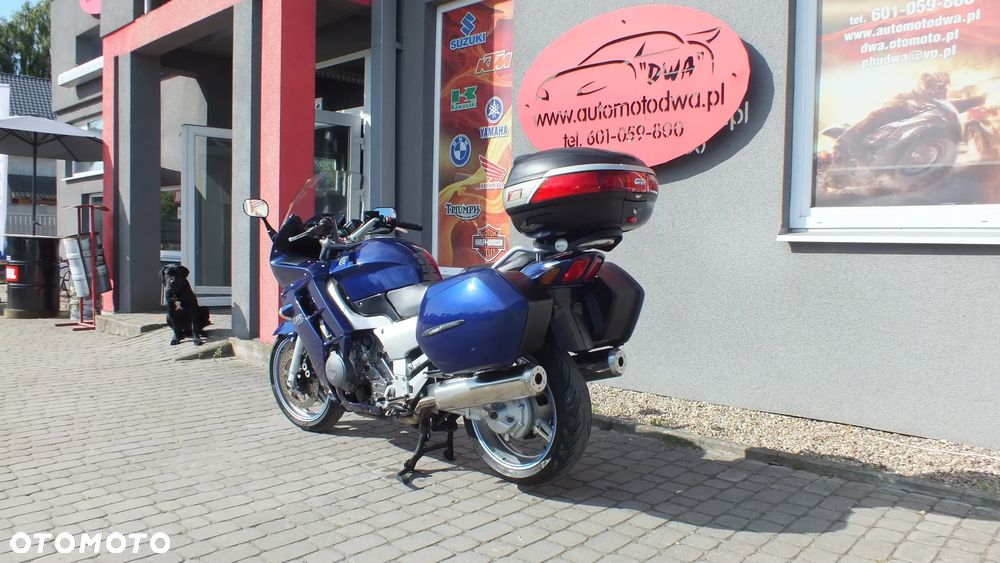 Yamaha FJR - 8