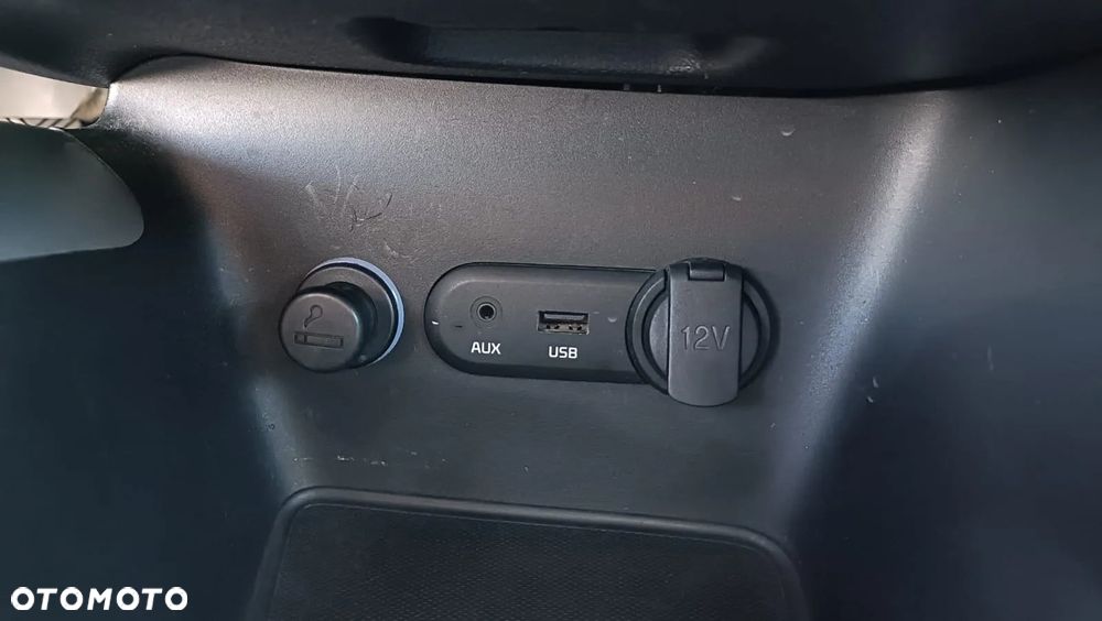 Kia Ceed 1.6 CRDi 128 SW Vision - 13