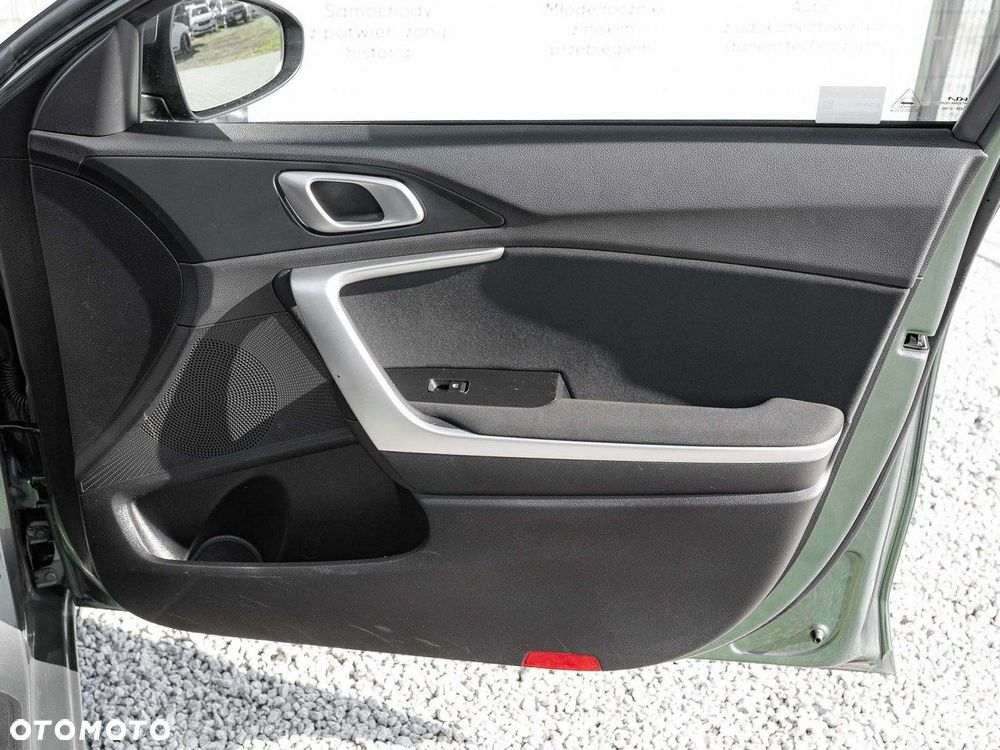 Kia Ceed 1.5 T-GDI M DCT - 29