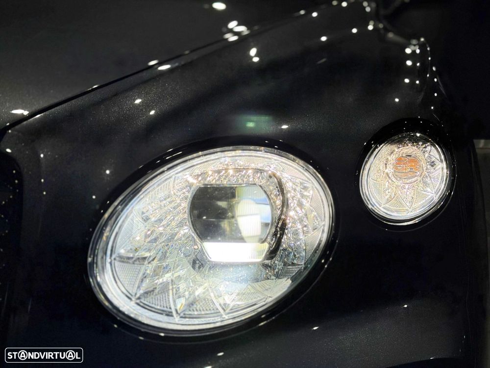 Bentley Bentayga V8 Atelier Edition - 12