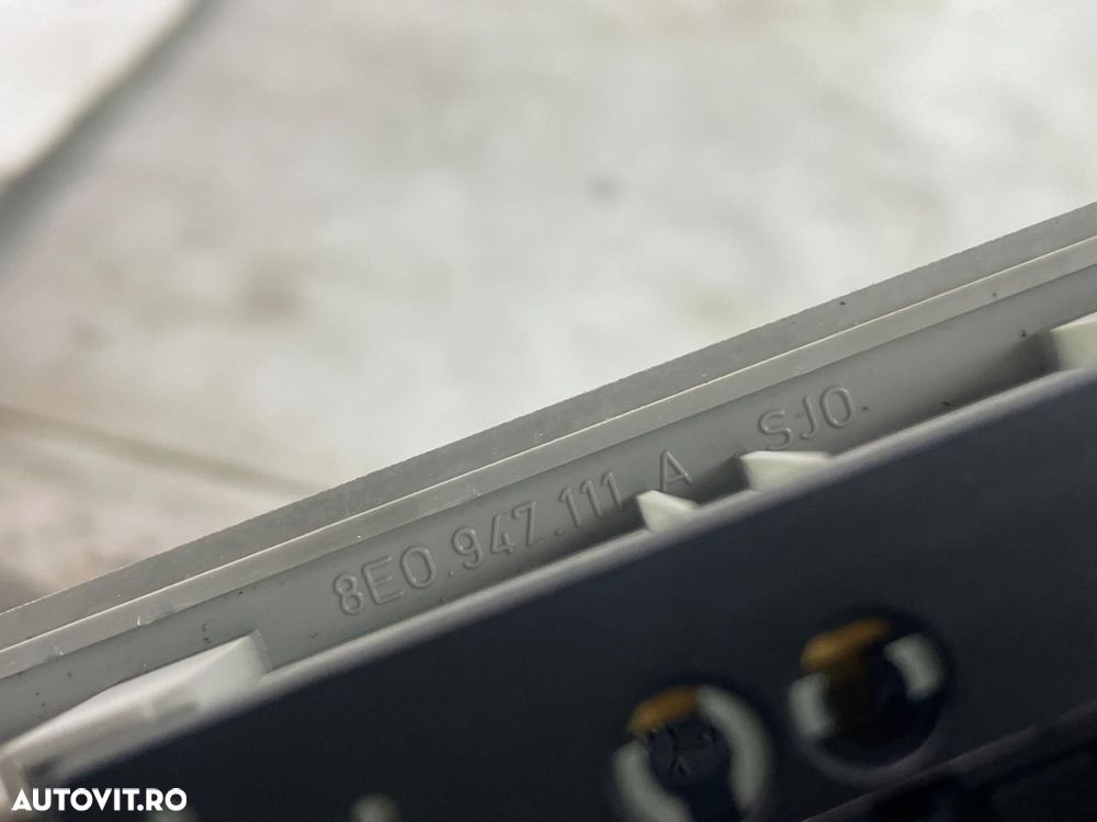 Plafoniera 8E0947111A Audi A3 8P/8PA [facelift] [2004 - 2008] 2.0 tdi - 2