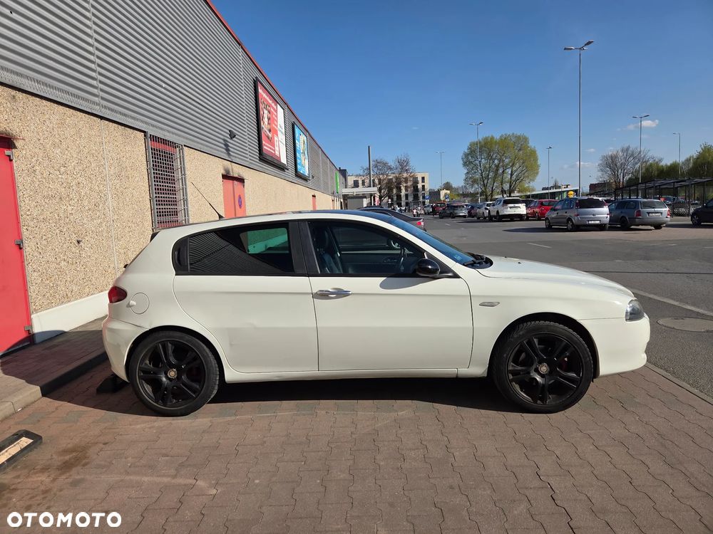 Alfa Romeo 147 1.6 Twin Spark Black Line - 11