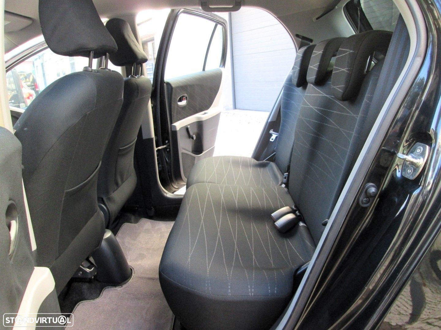Toyota Yaris 1.0 VVT-i Sol High Pack MMT - 19