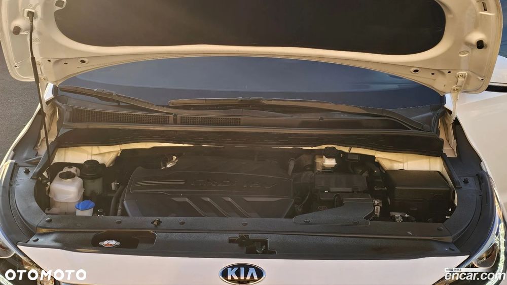 Kia Carnival - 20