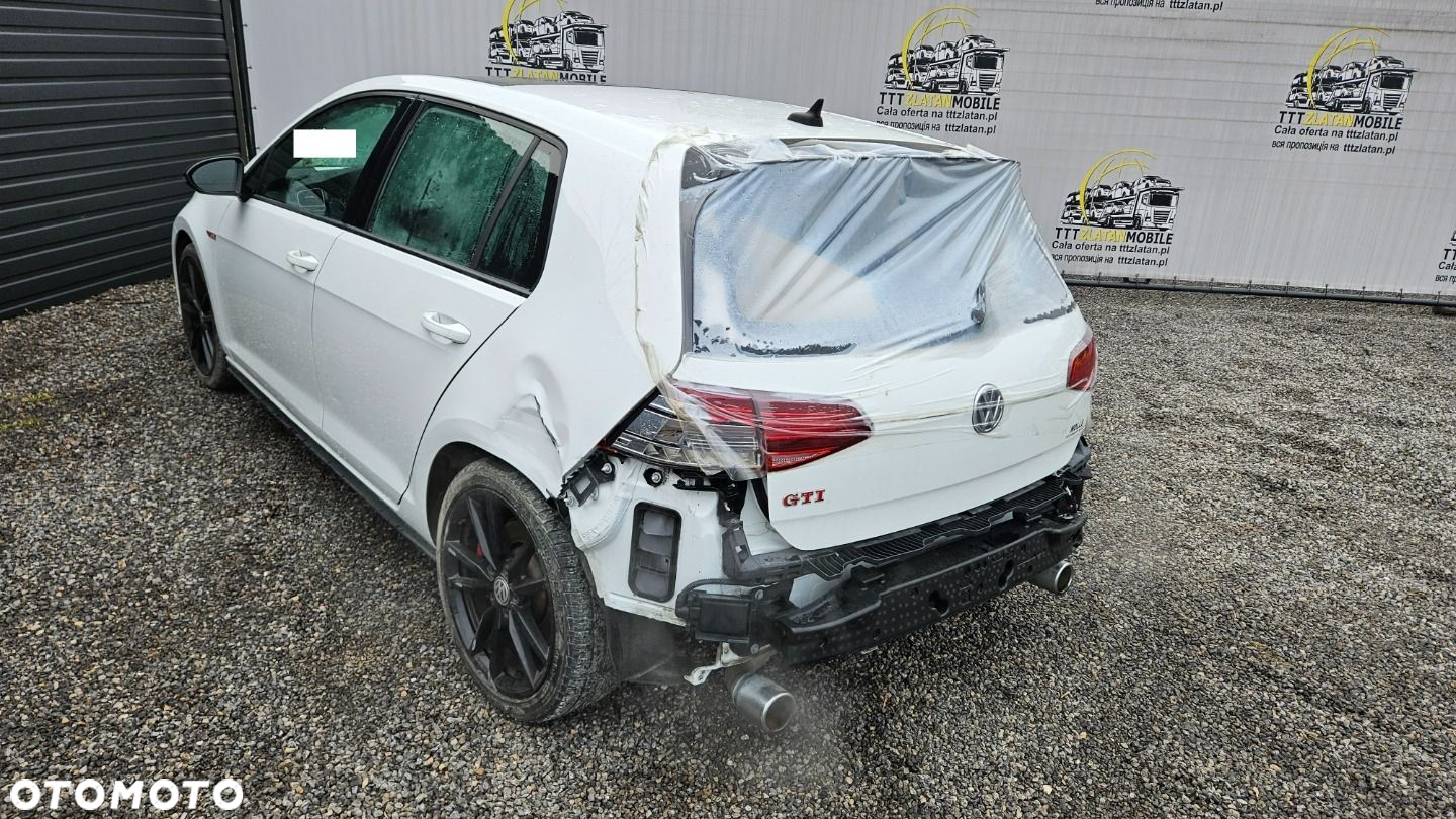 Volkswagen Golf - 15