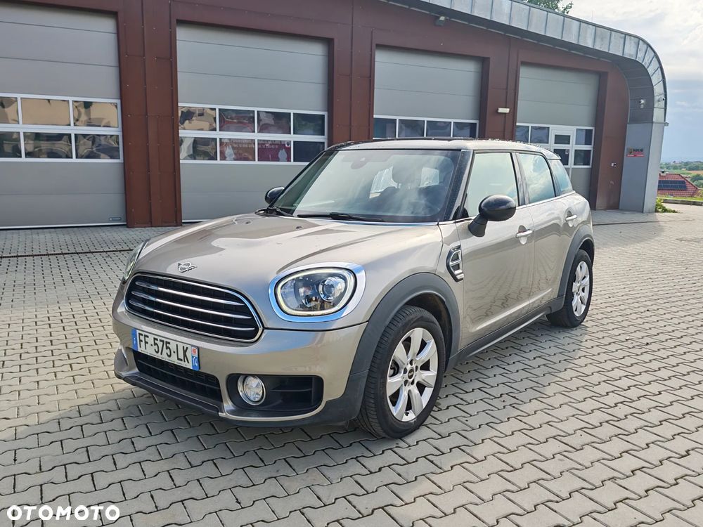 MINI Countryman Cooper Essential Trim - 1